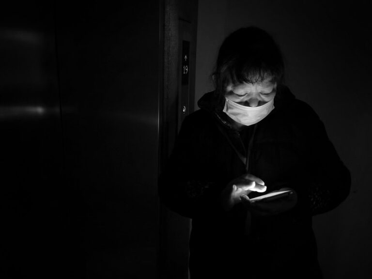 Zhang Tianming - Mobile-Phone•New-Images-in-Hospital-7